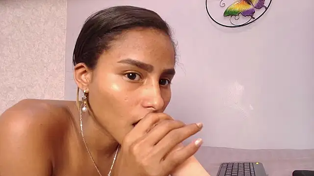 Chantal_taylor_'s cam snapshot