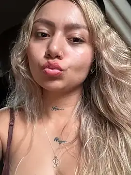 amanda-medrano1's cam snapshot