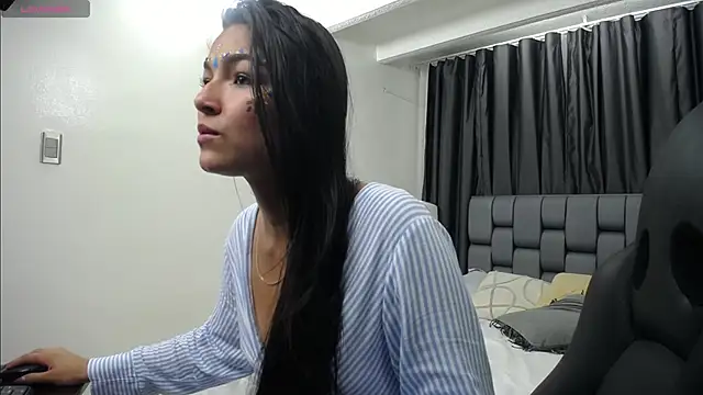 gurisha_priya's cam snapshot