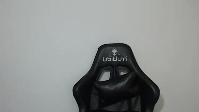 yesenia_villan's cam snapshot