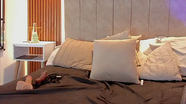 _Laura_saenz1's cam snapshot