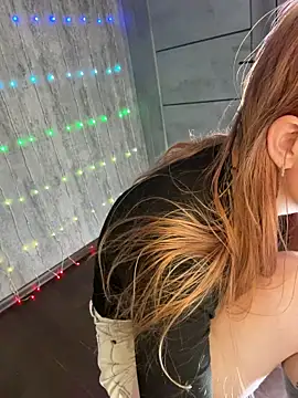 coy_girl_'s cam snapshot