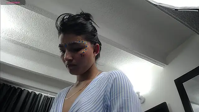 gurisha_priya's cam snapshot