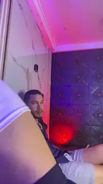 Aron_and_molly's cam snapshot