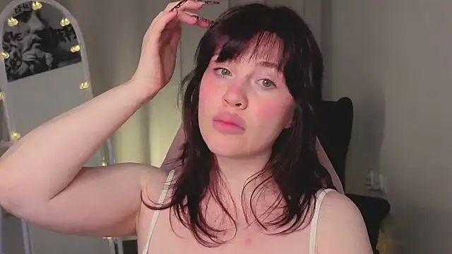 KellyMoussi's cam snapshot