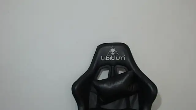 yesenia_villan's cam snapshot