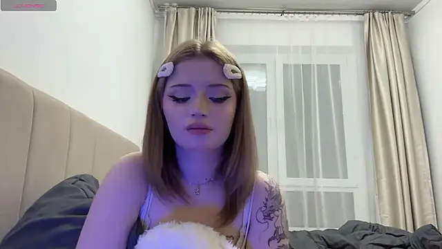 ElaraMyst's cam snapshot