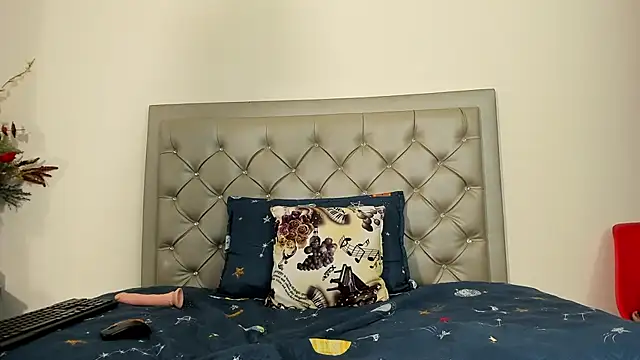 agatha__collinsss's cam snapshot