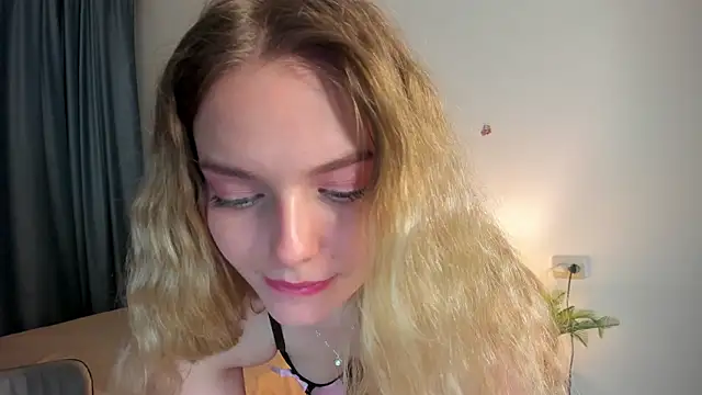 Maily__Trees's cam snapshot