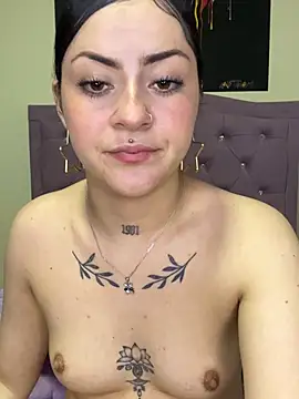Emmie_Hot live sex cam