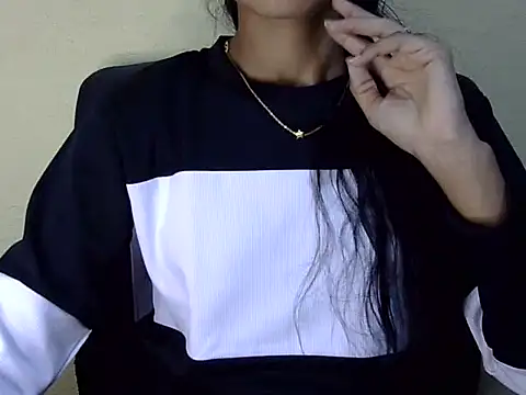 Khushi_v's cam snapshot