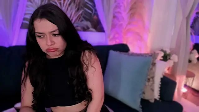 Nicolle_W's cam snapshot