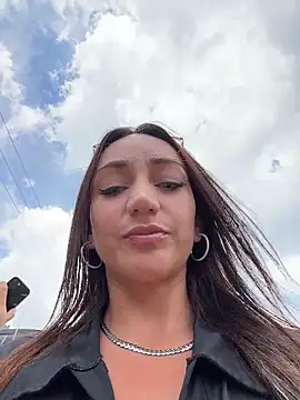 Ninabigtitied's cam snapshot