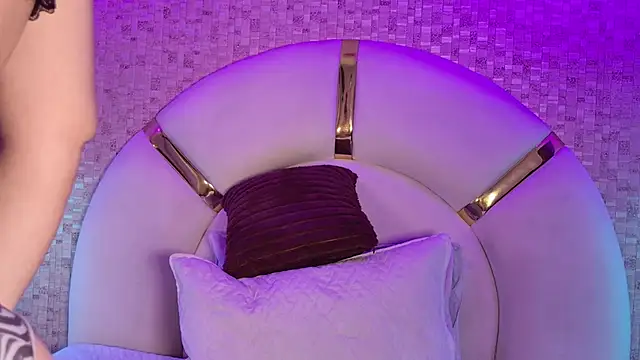 emmy_rose25's cam snapshot