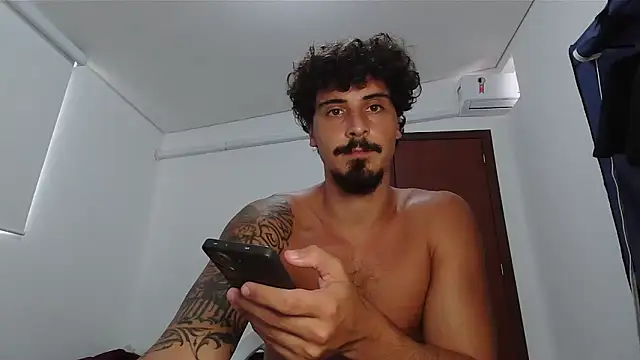 milkoffe live sex cam