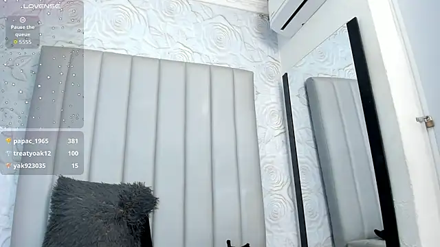 Cleopatra_Trans live sex cam