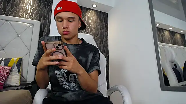 Dominik_Souza live sex cam