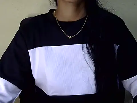 Khushi_v's cam snapshot