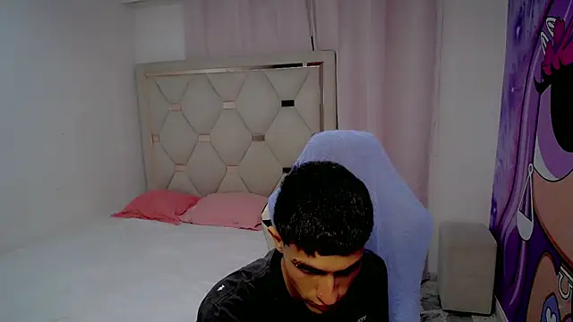 Akyra_latinn live sex cam