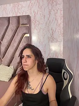 elodie_rouge's cam snapshot