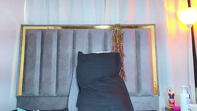 Zoe_Curvy live sex cam