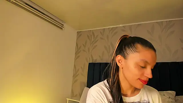 Ishtar_24's cam snapshot