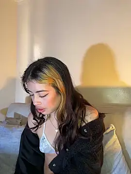 isabella-collins-'s cam snapshot