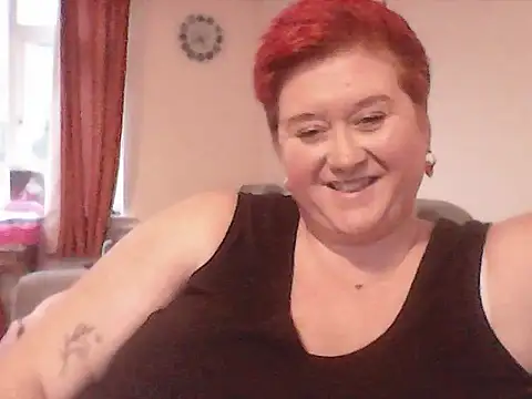 BustyRedxx live sex cam