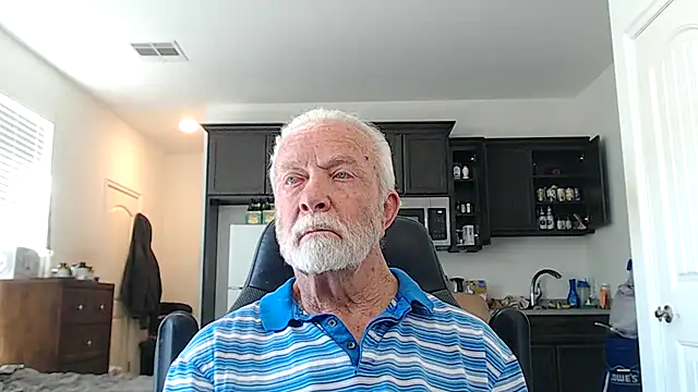 rockpoint69's Stripchat show and profile