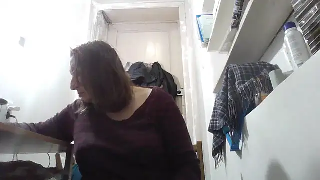 AnnaLive570's cam snapshot