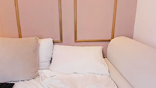 LisaLain's cam snapshot