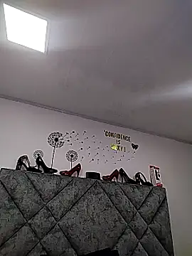 Shantey_Laurent's cam snapshot