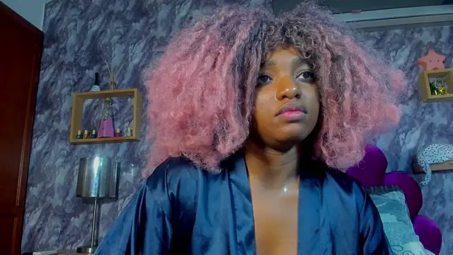 EMMAPARISS's cam snapshot