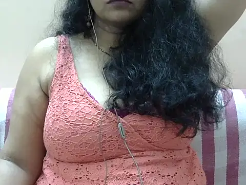 Chatwithsia's cam snapshot