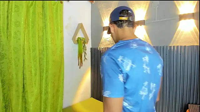 LARRY_VITO live sex cam