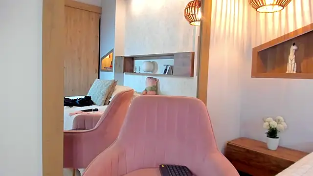 Emilly_Beaumont's cam snapshot