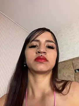 Lauraa_pink12's cam snapshot