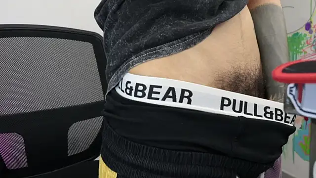 trieone live sex cam