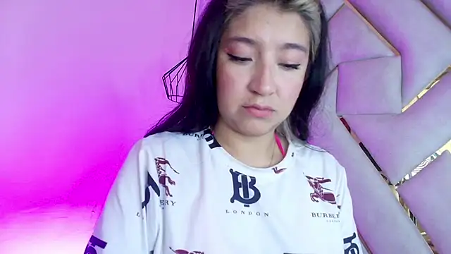 Dahiana_Dmour_'s cam snapshot