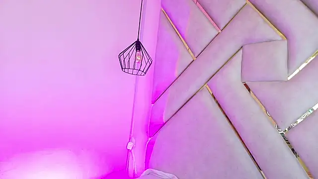 Dahiana_Dmour_'s cam snapshot