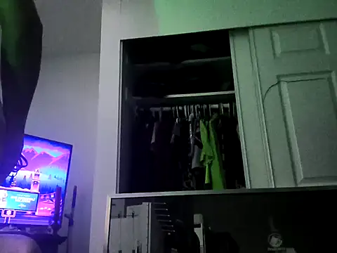 gurlnips live sex cam