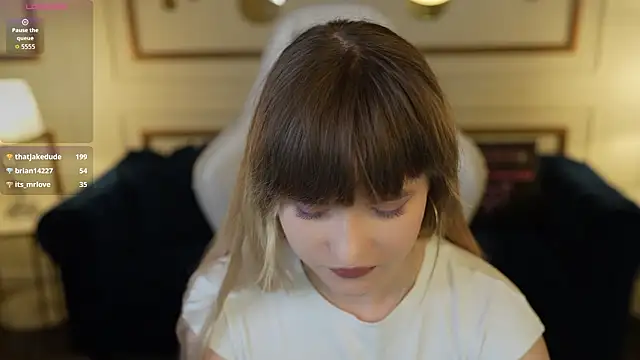 Ava_kiss054 live sex cam