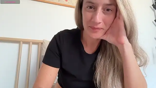 Lunamix live sex cam