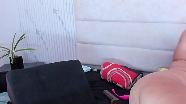 Reginavegaa live sex cam