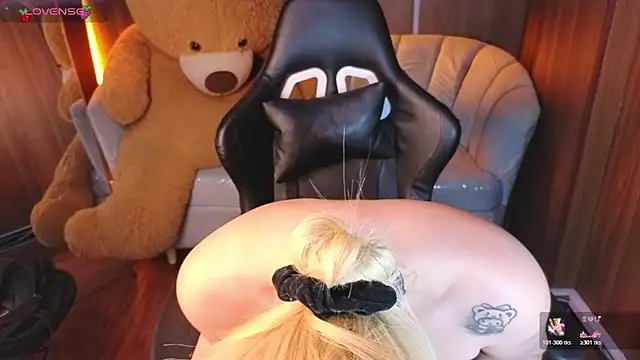 Kitty_fox_b's cam snapshot