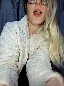 dolcehelena993's cam snapshot