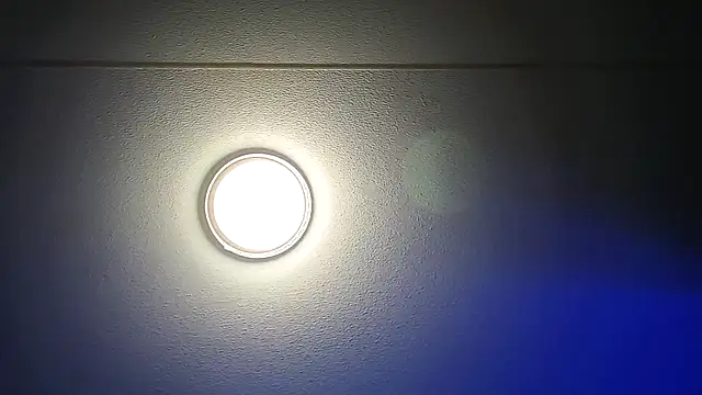 Bi_curious86 live sex cam