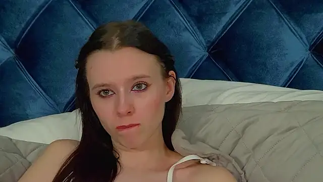 ArinaKubrick live sex cam