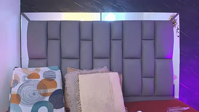 _MiaBrown_'s cam snapshot