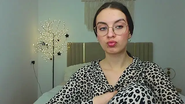 Real_cutie1's cam snapshot